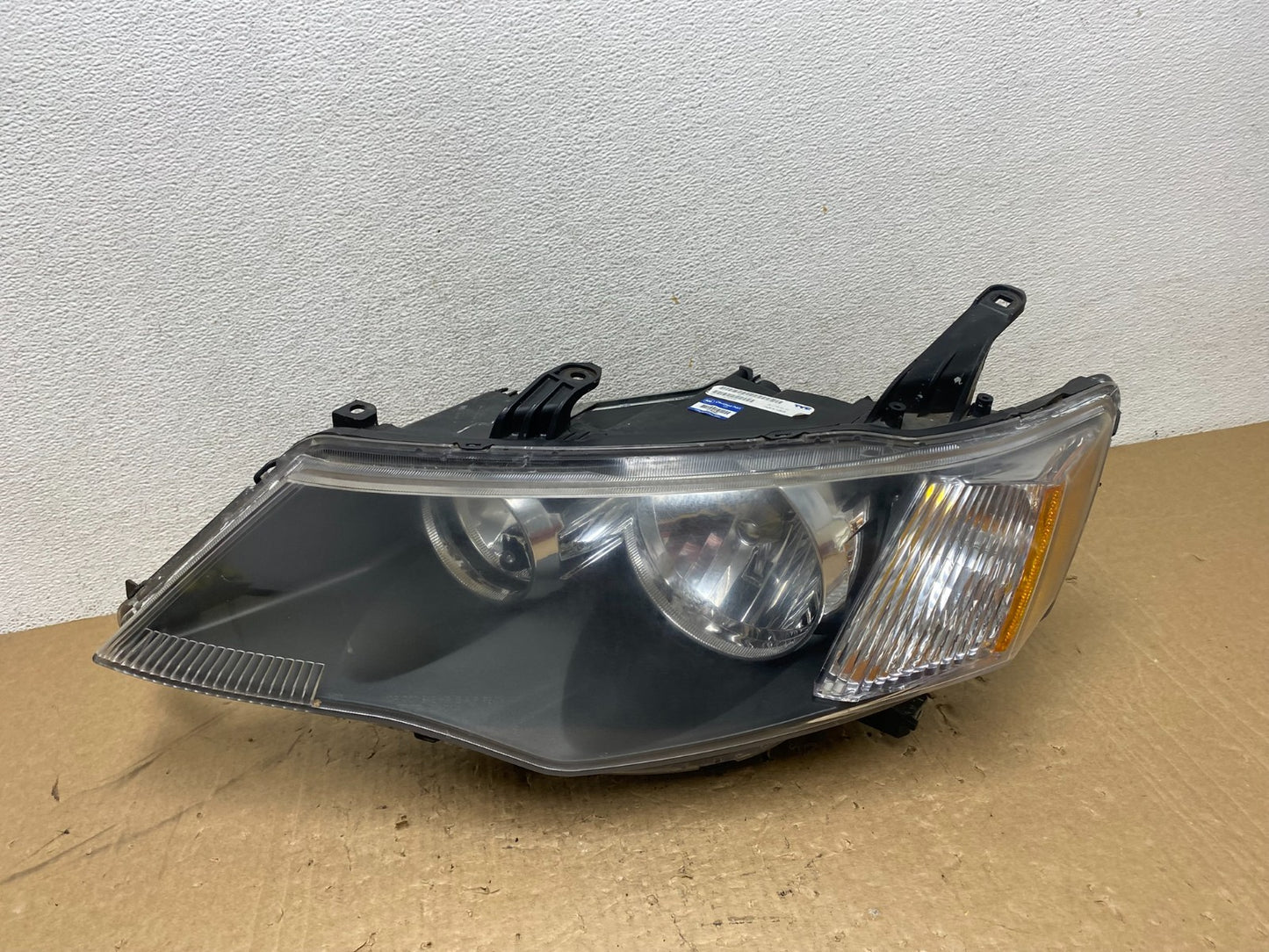 Halogen 2007-2009 Mitsubishi Outlander Left Driver LH Headlight TYC AG1152 DW0