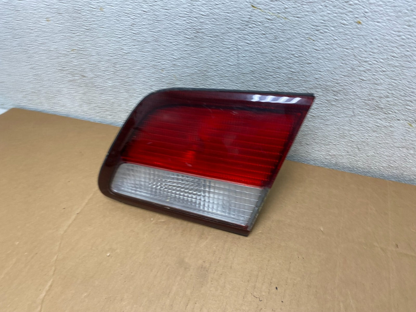 1997 1998 1999 Nissan Maxima Right Passenger RH Inner Tail Light M0538 DG1