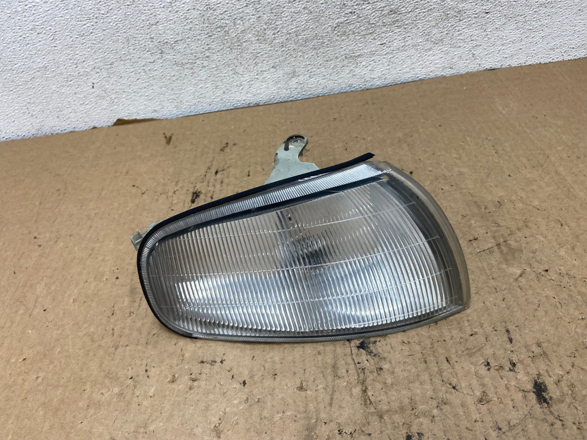 1992 to 1994 Toyota Camry Right Passenger RH Side Turn Signal AG2384 LK0
