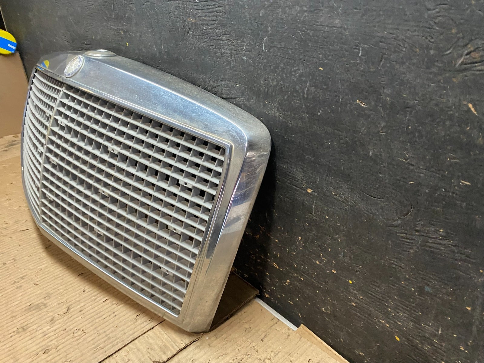 1968 to 1975 Mercedes Benz W114 W115 Front Chrome Grill Grille W6168 PS1