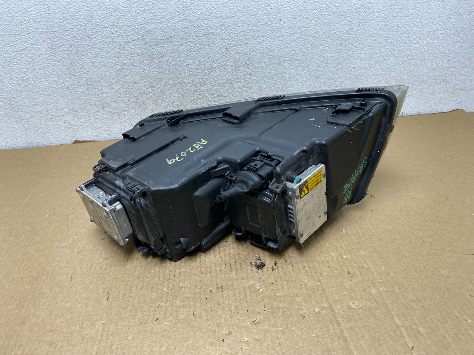 2004 - 2005 Audi A8 Right Passenger RH Headlight AFS Xenon HID AG2079 DW7