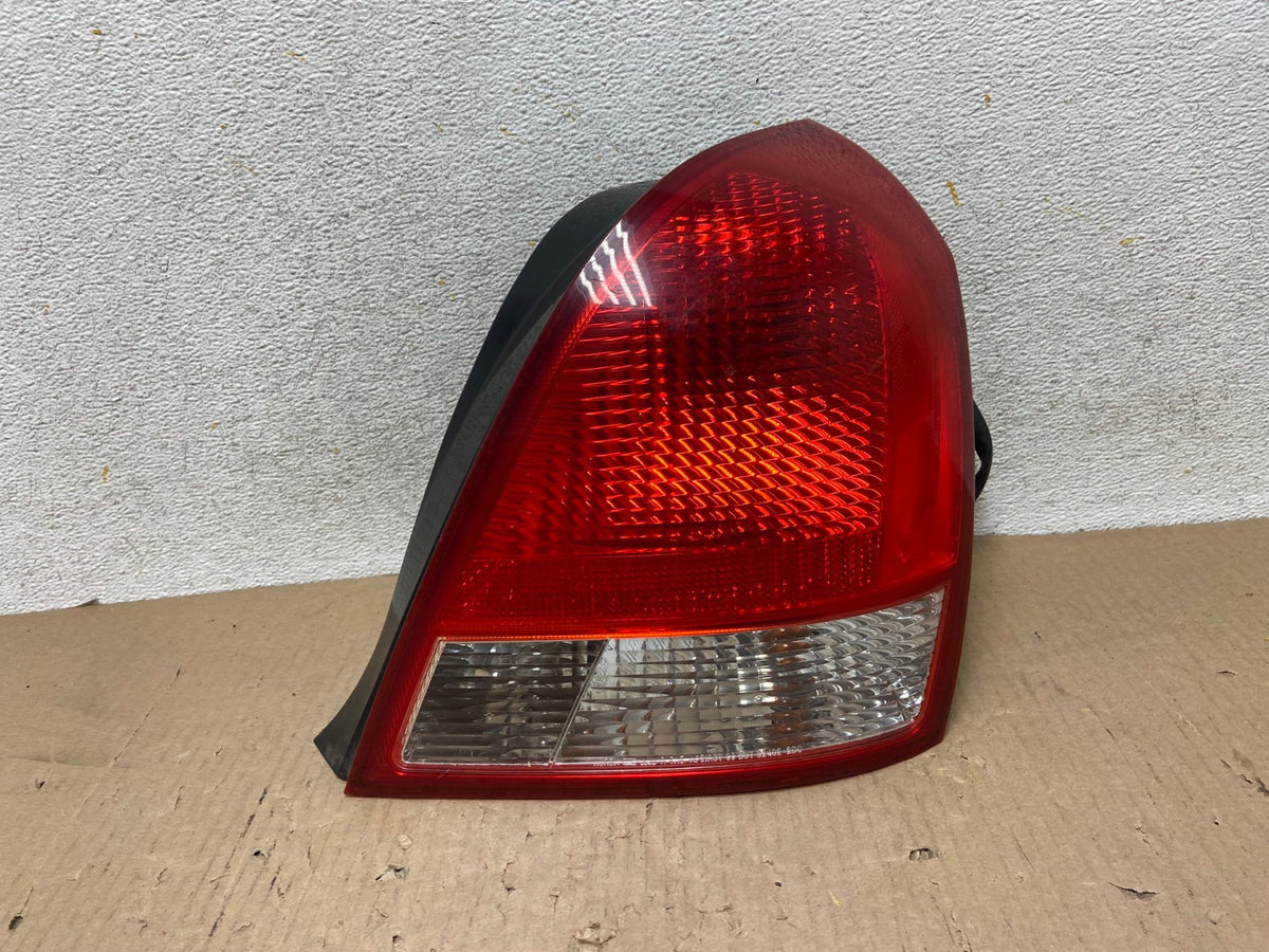 2001 2002 2003 Hyundai Elantra Right Passenger Rh Tail Side Light AH5889 LK0