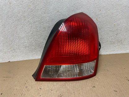 2001 2002 2003 Hyundai Elantra Right Passenger Rh Tail Side Light AH5889 LK0