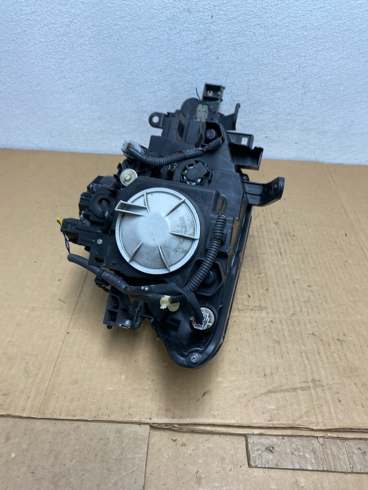 2011 to 2014 Nissan Murano Headlight Right Passenger Rh Xenon Hid AC7608 DW7
