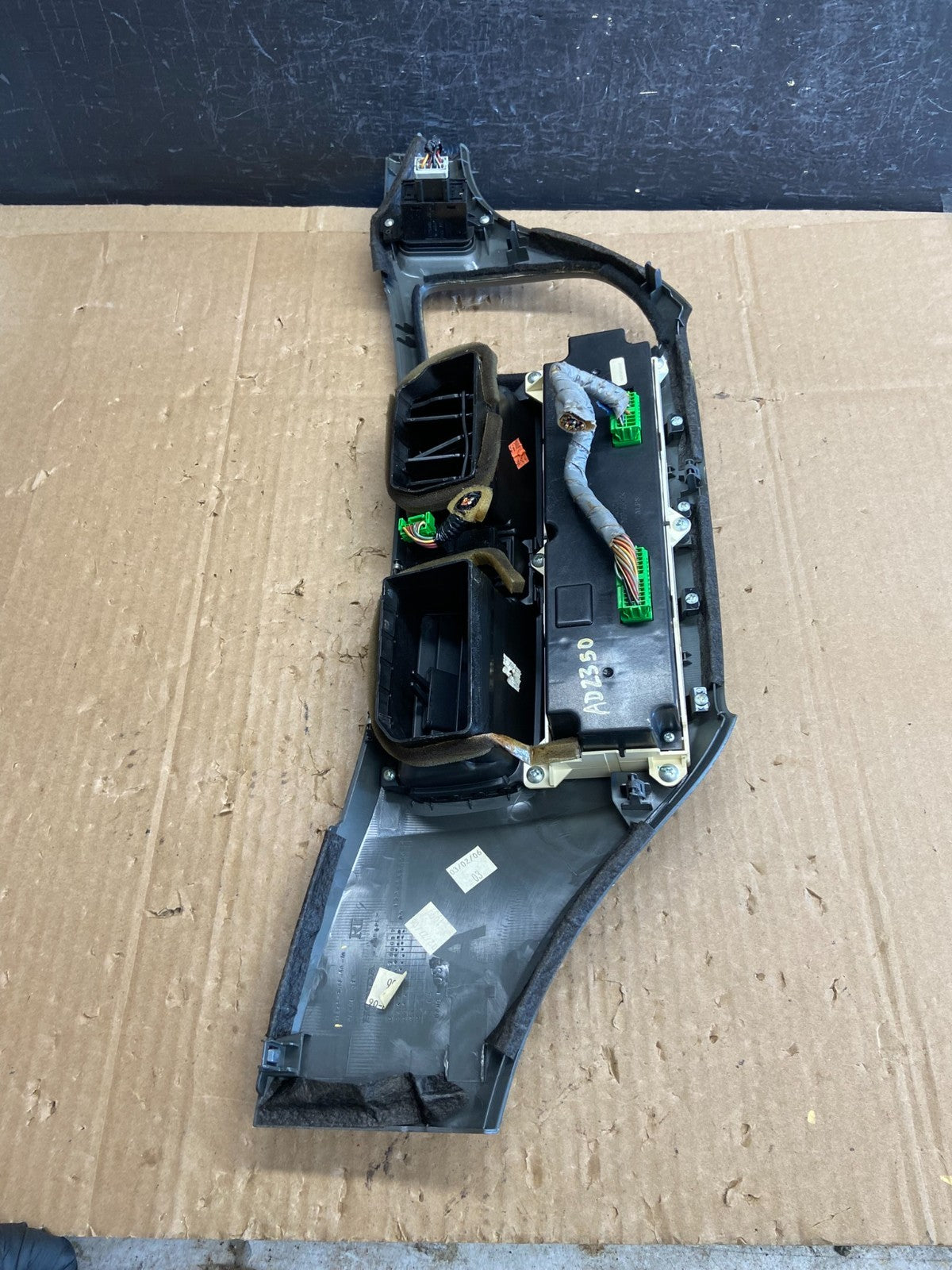 2005 to 2010 Honda Odyssey Radio Climate Control Dash Trim Bezel ad2350 DG4