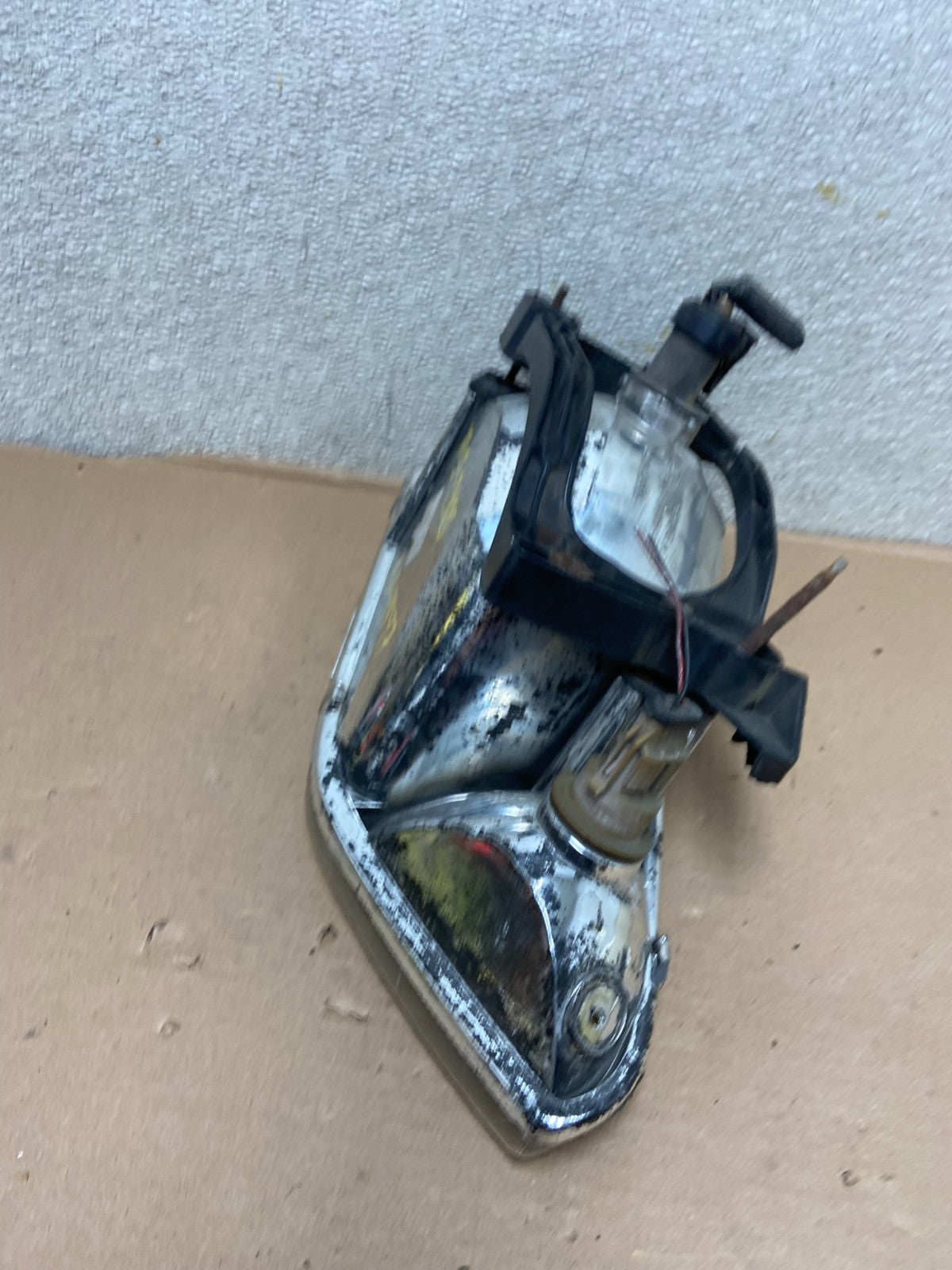 2001 to 2002 Nissan Quest Left Driver LH Side Halogen Headlight AA9897 DW7