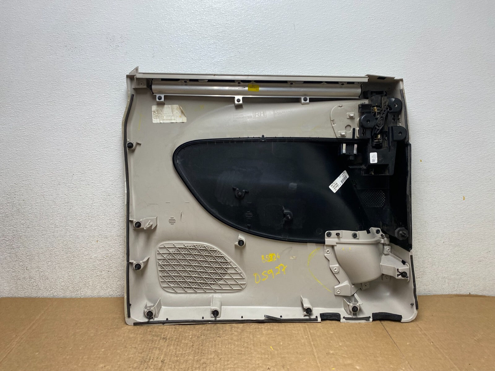 2017 to 2018 Chrysler Pacifica Rear Right Sliding Door Panel OEM O5927 DG6