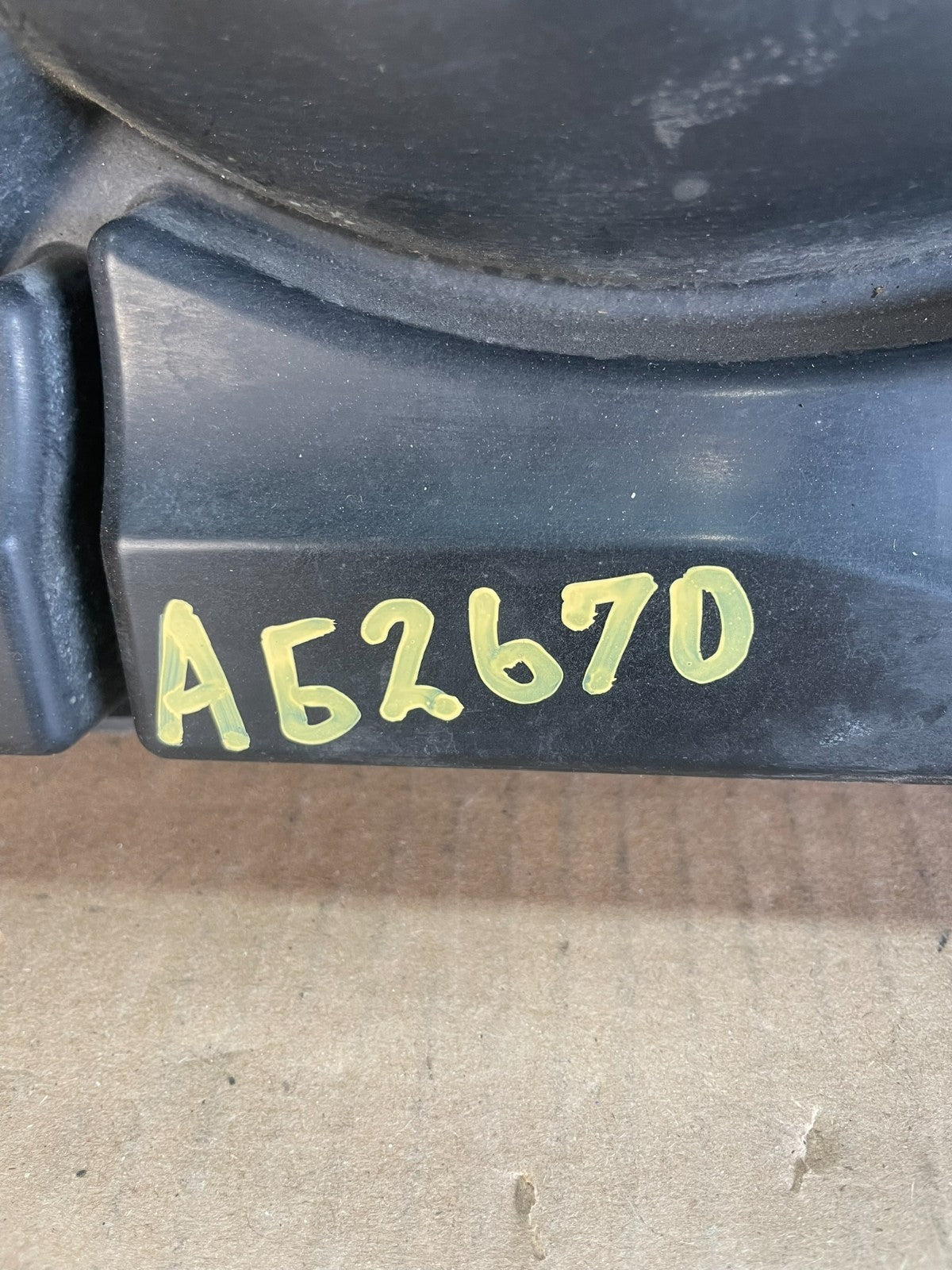 2005-2010 Jeep Grand Cherokee 5.7LHemi Air Cleaner Resonator OE Mopar AG2670 DG5