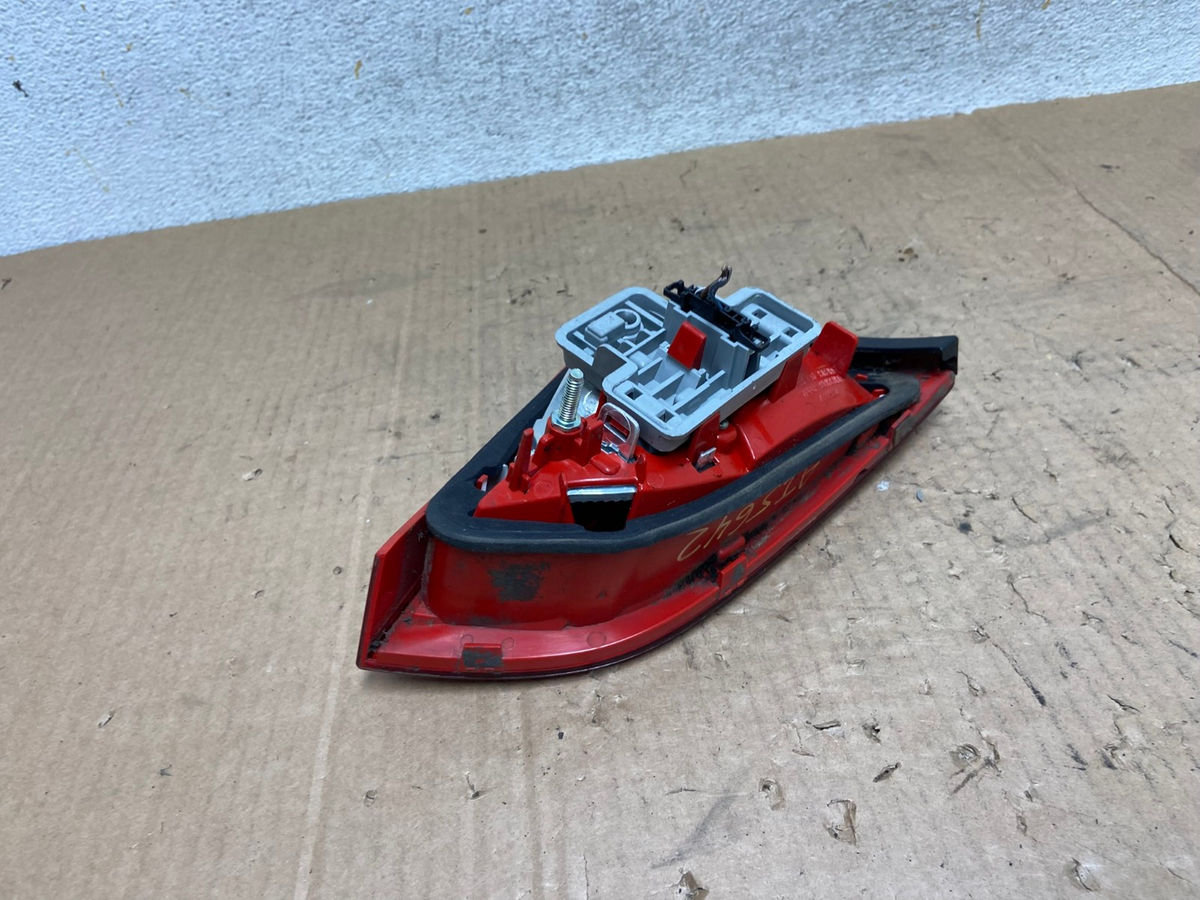 2009 to 2012 Audi A4 Avant Right Passenger RH LH Inner Tail Light AI5642 LK4