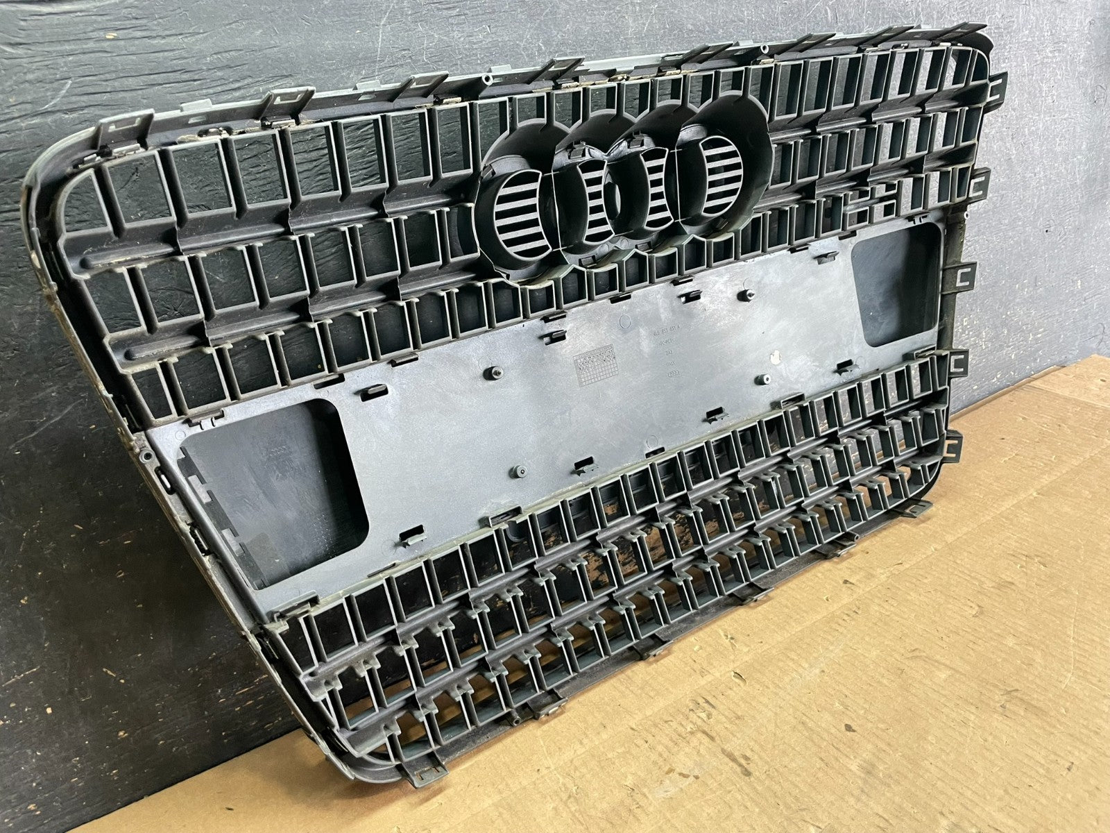 2007 2008 2009 Audi Q7 Front Upper Grill Grille  OEM AA2278 DG4