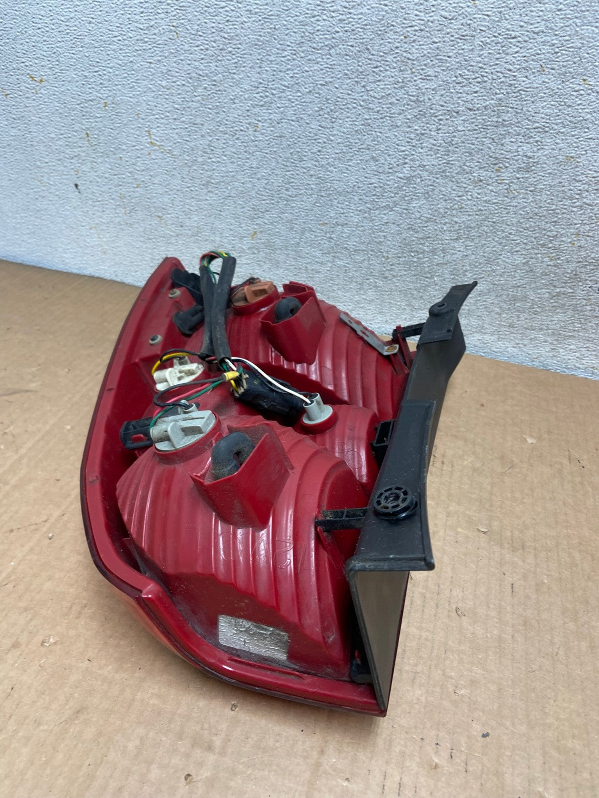 2005 to 2008 Kia Sportage Left Driver Side LH Side Tail Light AI8390 LK6