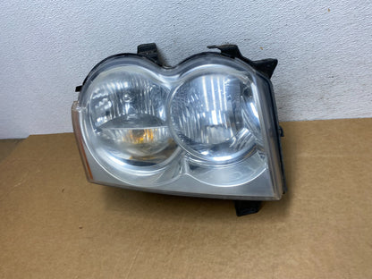 2005-2007 Jeep Grand Cherokee Right Passenger RH Halogen Headlight AD4460 DW1