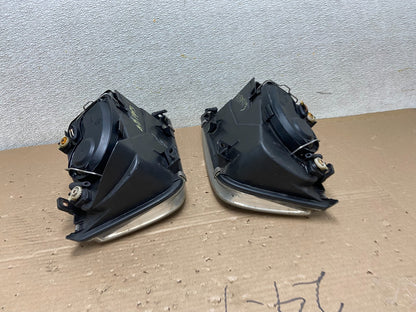 2002 to 2004 Volkswagen Jetta Left+Right Halogen Headlights AB1413 DW11
