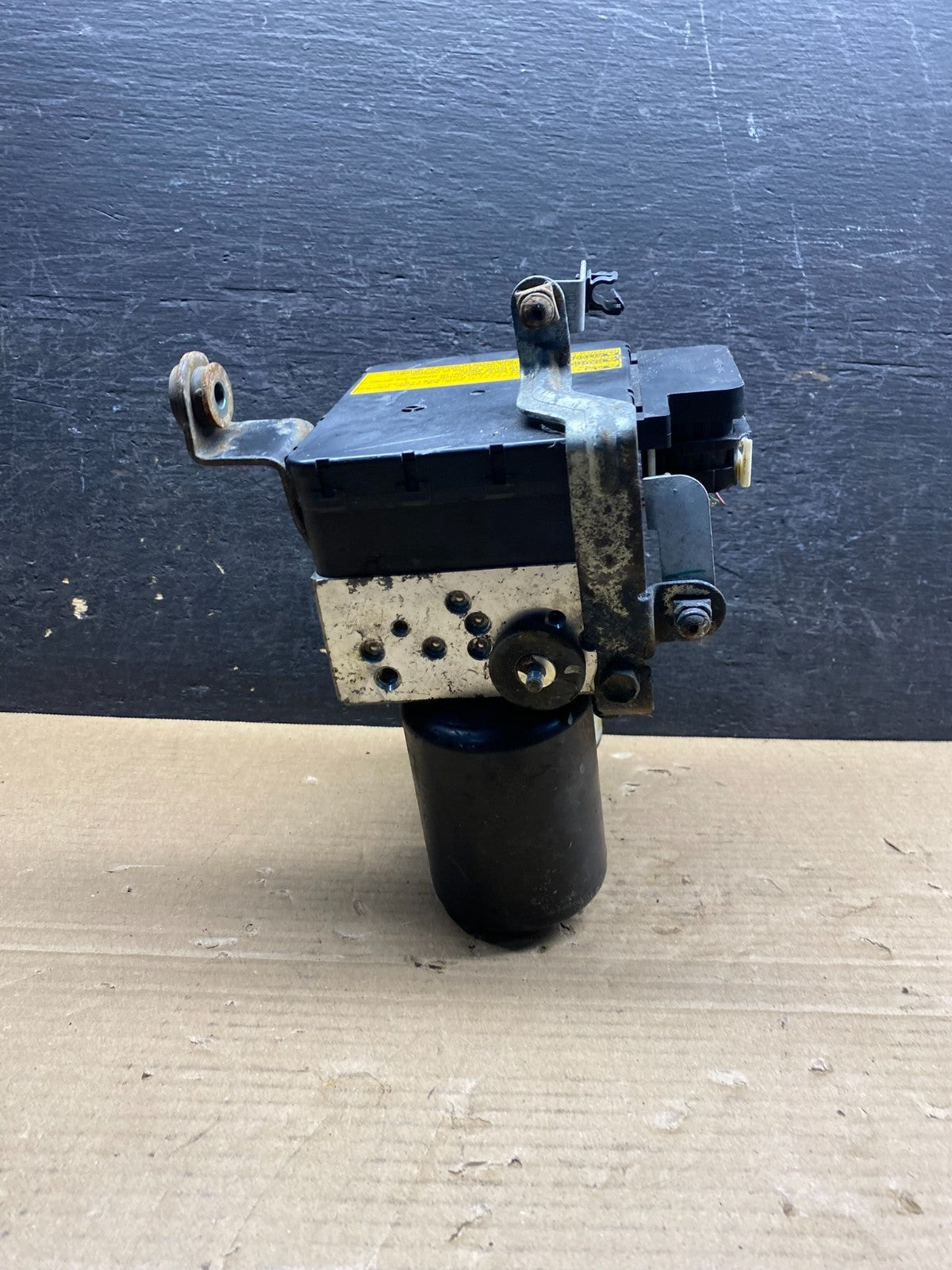 2004 - 2009 Toyota Prius ABS Brake Pump Anti Lock Module AI7475 DG3