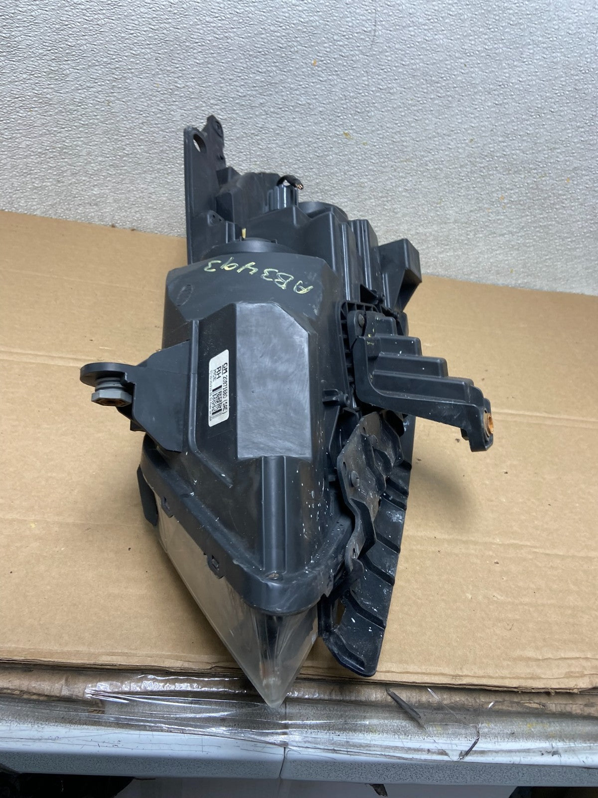 2013-2017 Chevrolet Traverse Right Passenger Side Halogen Headlight AB3493 DW8