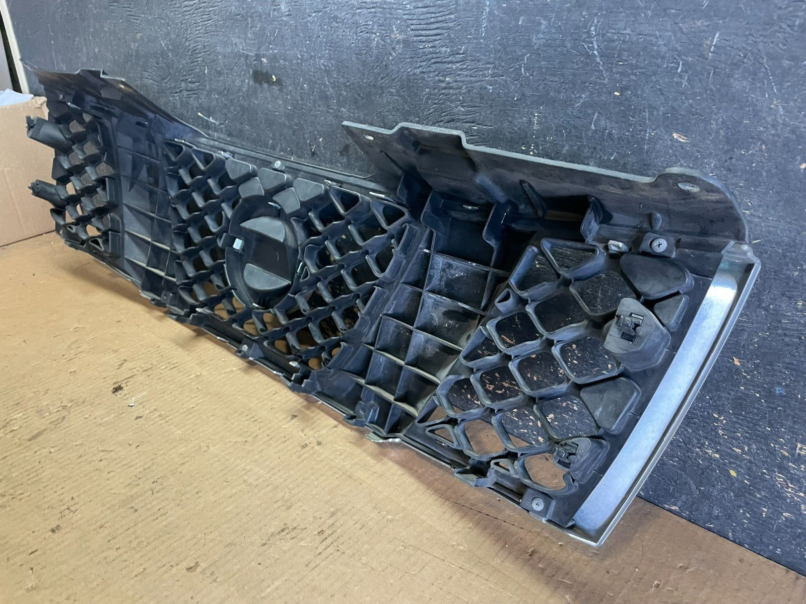 2005 2006 2007 Nissan Pathfinder Chrome Front Upper Grill Grille Oem AA9095 DG7