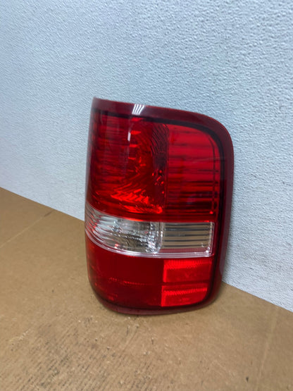 2004 to 2008 Ford F150 F-150 Right Passenger RH Side Tail Light AE0479 LK1