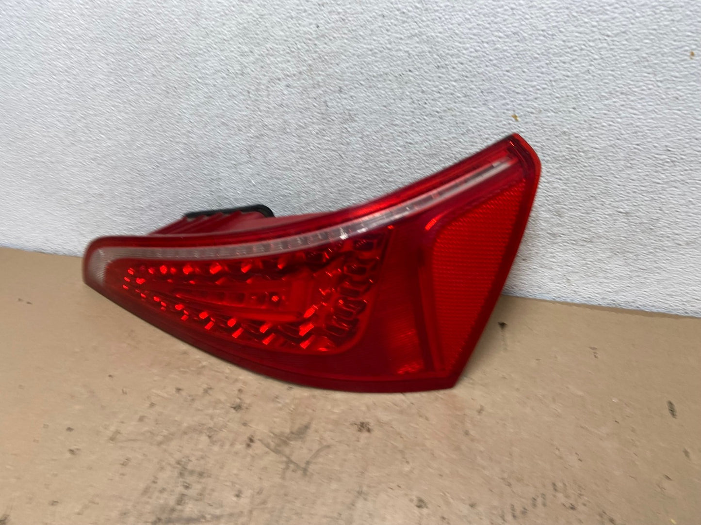 2009 to 2012 Audi Q5 Right Passenger RH Side Tail light AF4296 LK1