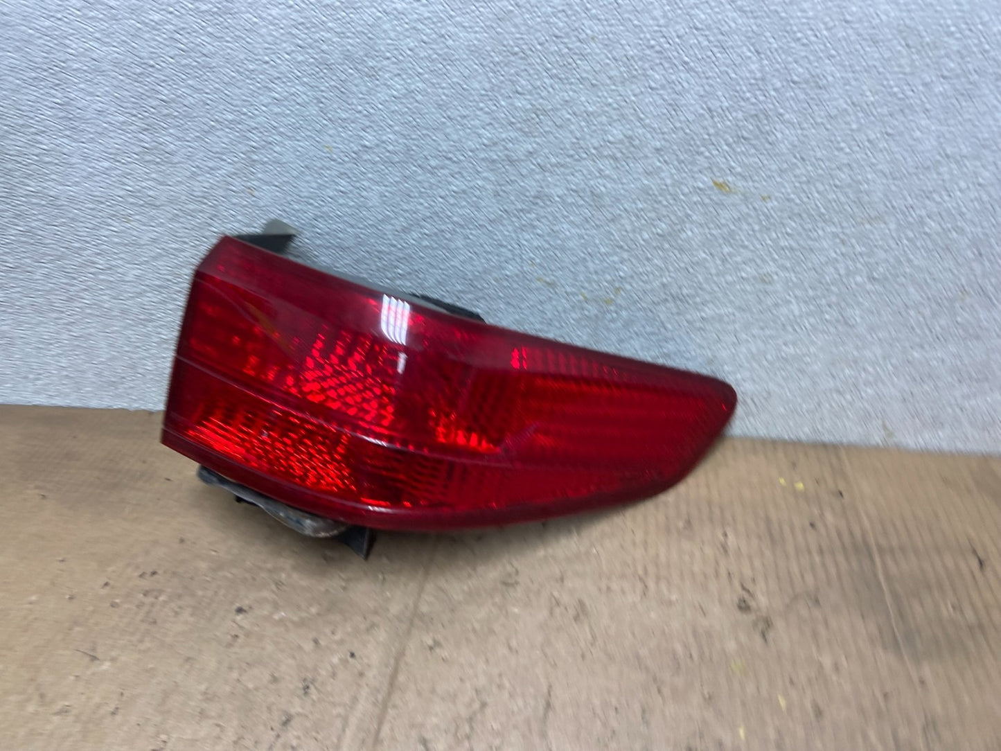 2005 Honda Accord Right Passenger Rh Side Tail Light Oem AA7019 LK1