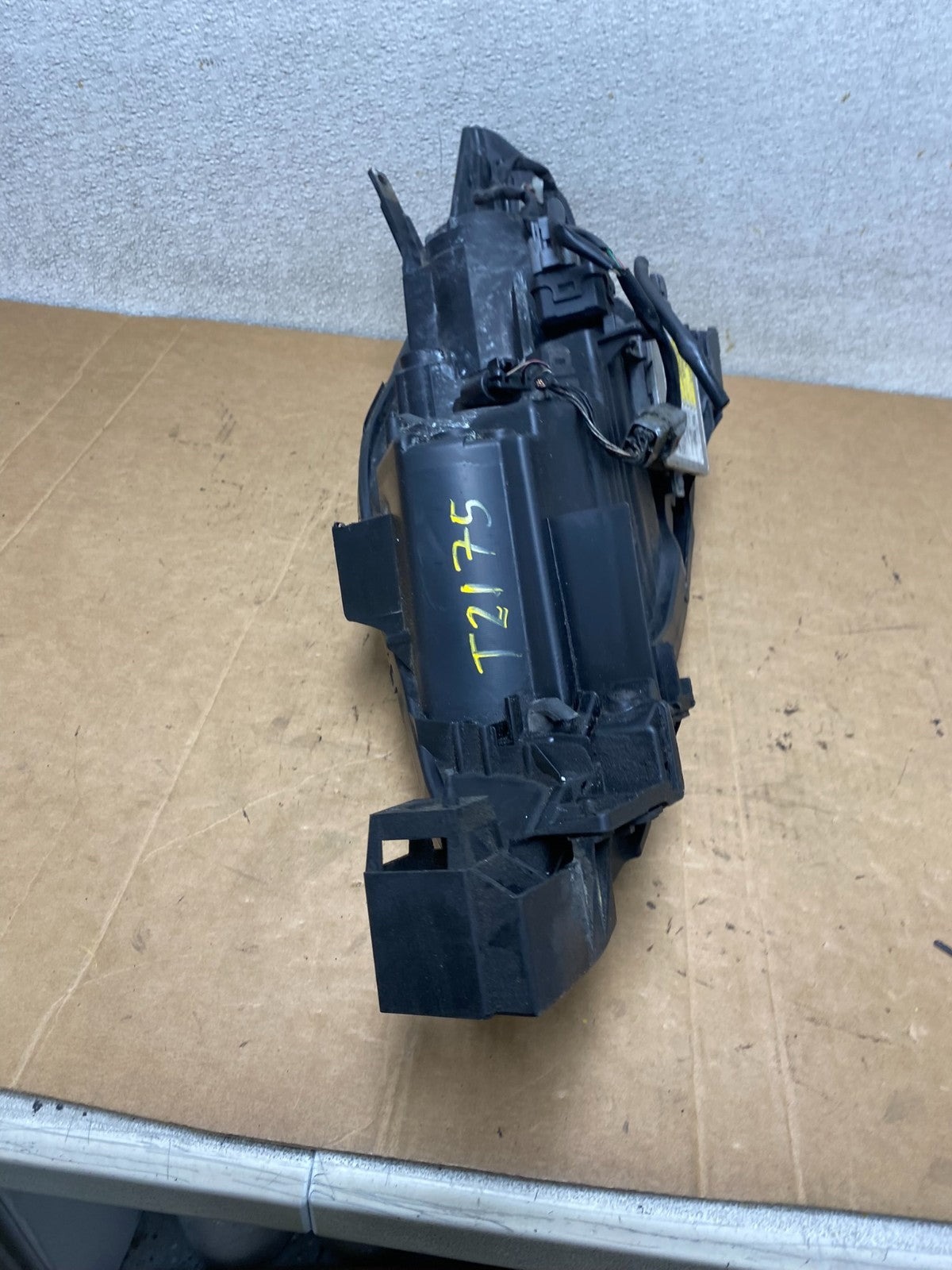 2008 2009 2010 Mazda 5 Right Passenger RH Black Xenon Headlight T2175 DW9
