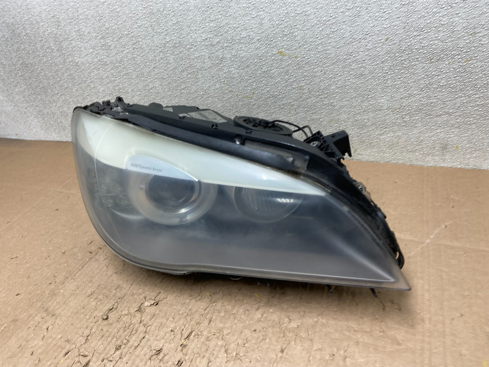 2009-2012 BMW 7-Series 740i 750i Right Passenger Xenon HID Headlight OEM Y32221
