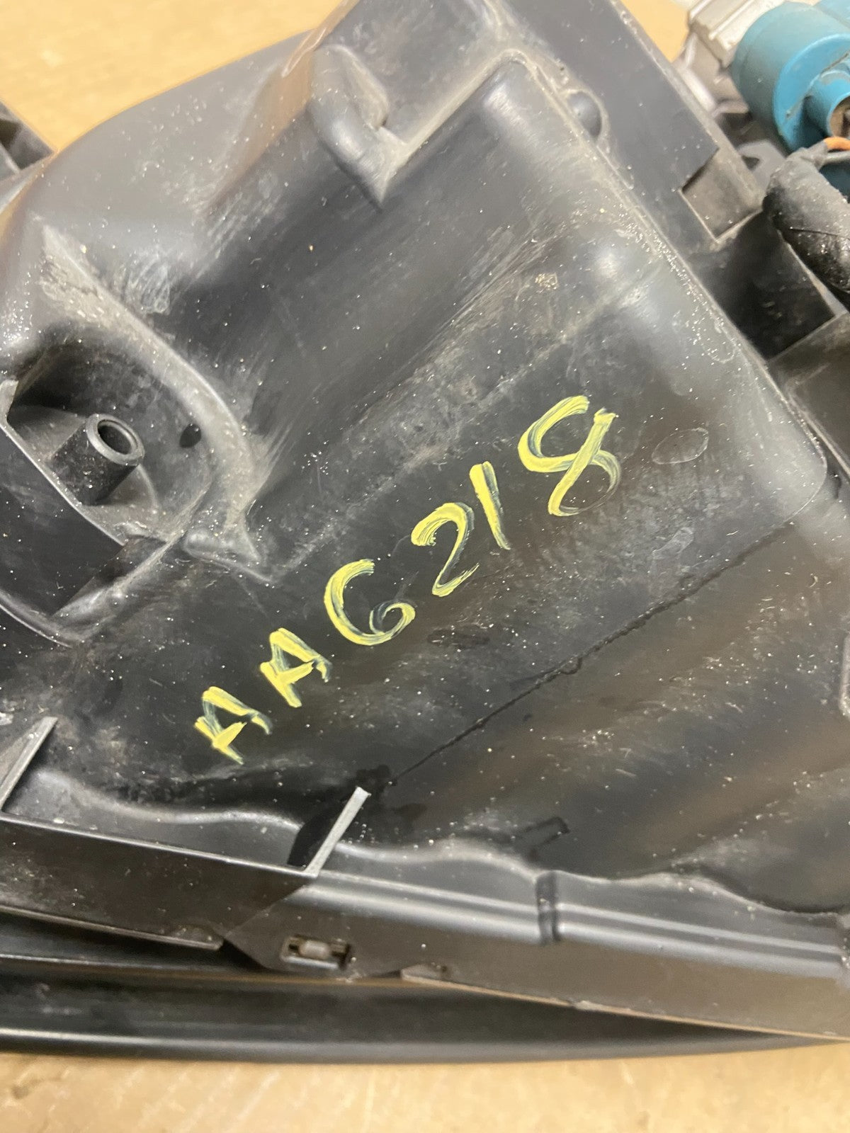 2011 to 2013 Honda Odyssey Front Right Passenger Headlight Halogen AA6218 DW9