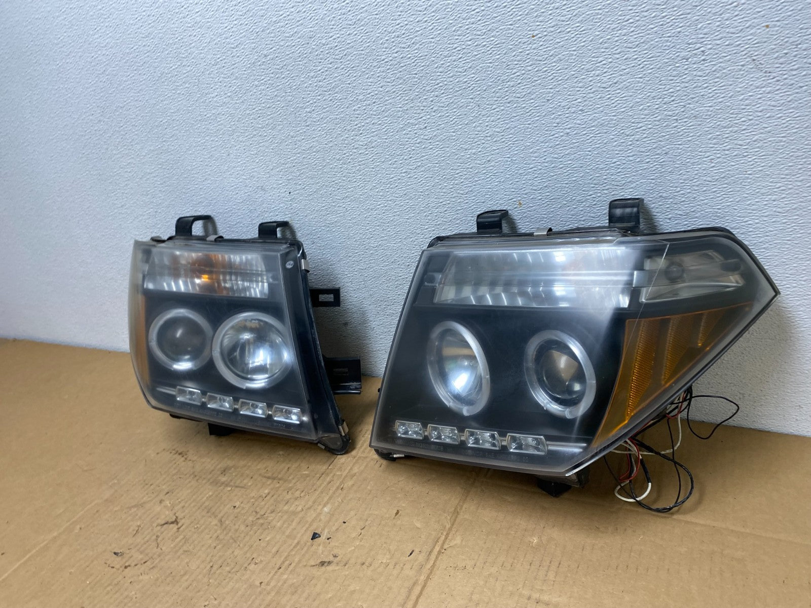 2005-2008 Nissan Pathfinder Left+Right Side Set LED Black Headlights AC7626 DG1