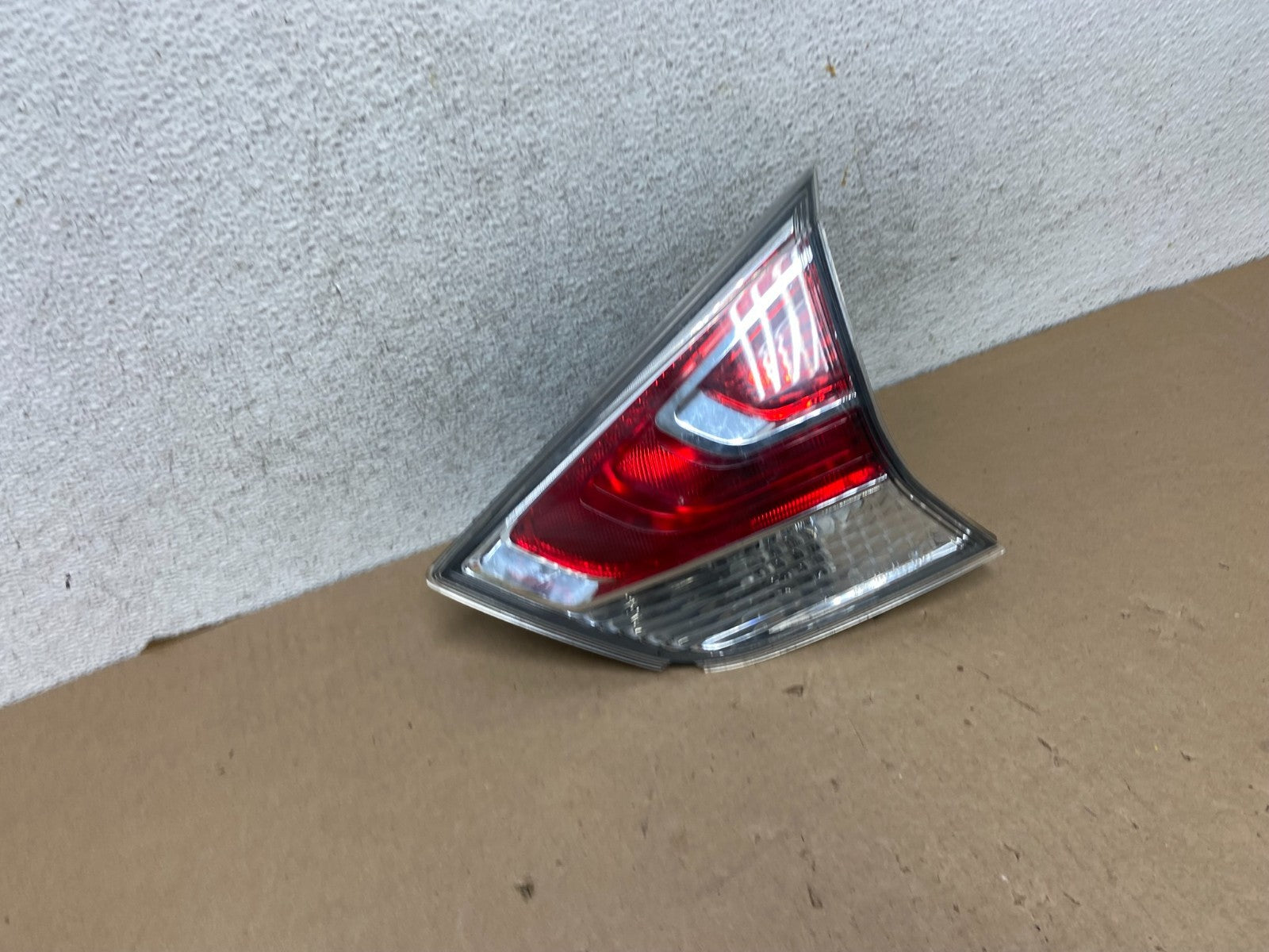 2014-2016 Nissan Rogue Right Passenger Side Tail Light Inner AG34032
