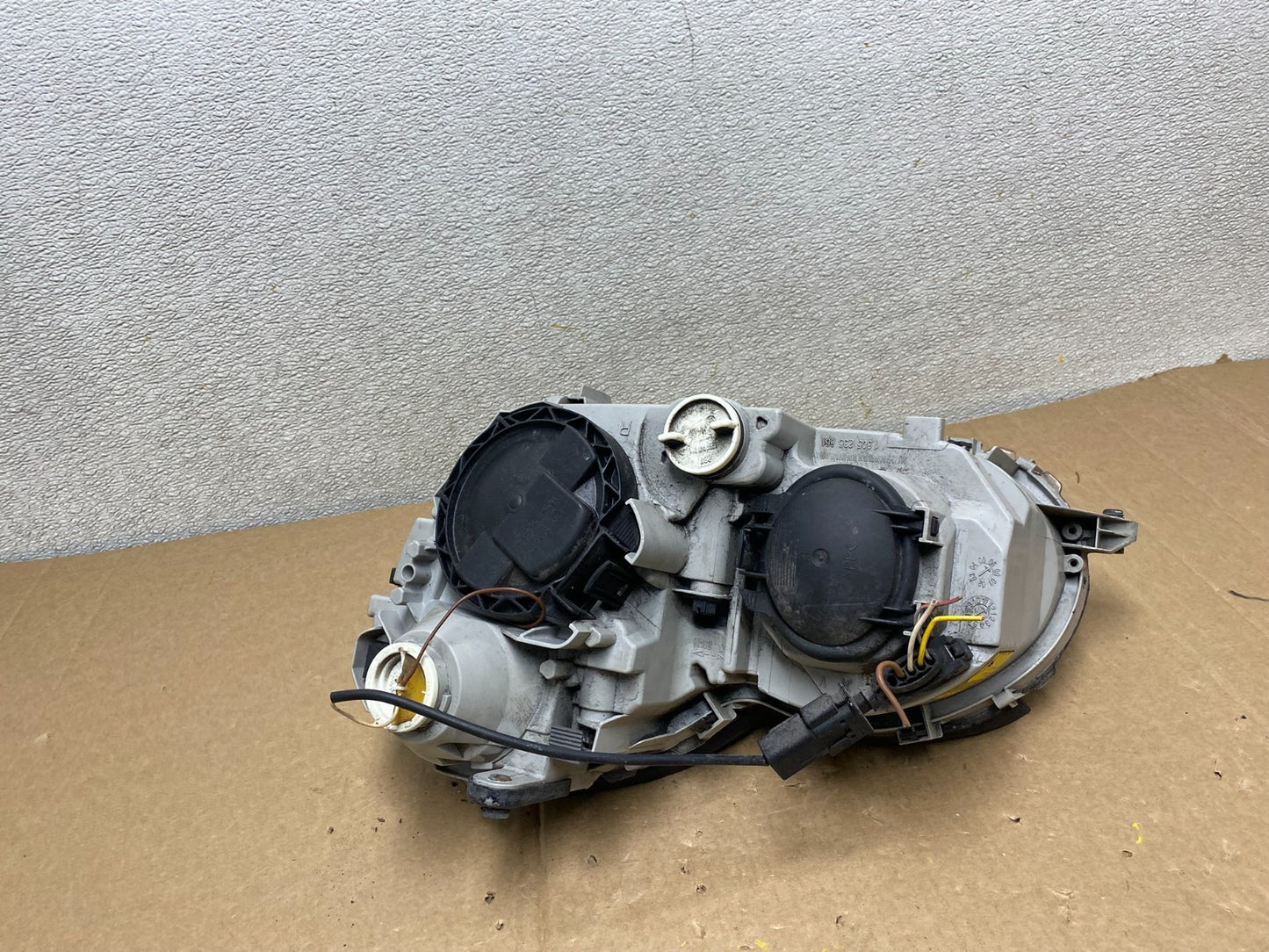 2001 - 2004 Mercedes-Benz C Class Halogen Right Passenger Headlight U9791 DW4