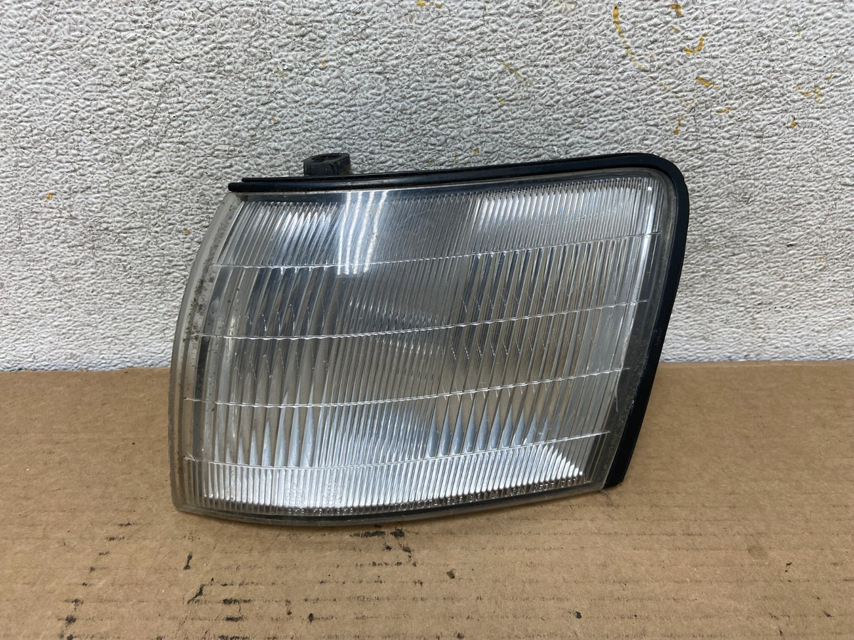 1990 to 1994 Lexus LS400 Left Driver LH Side Turn Signal AH4075 DG0