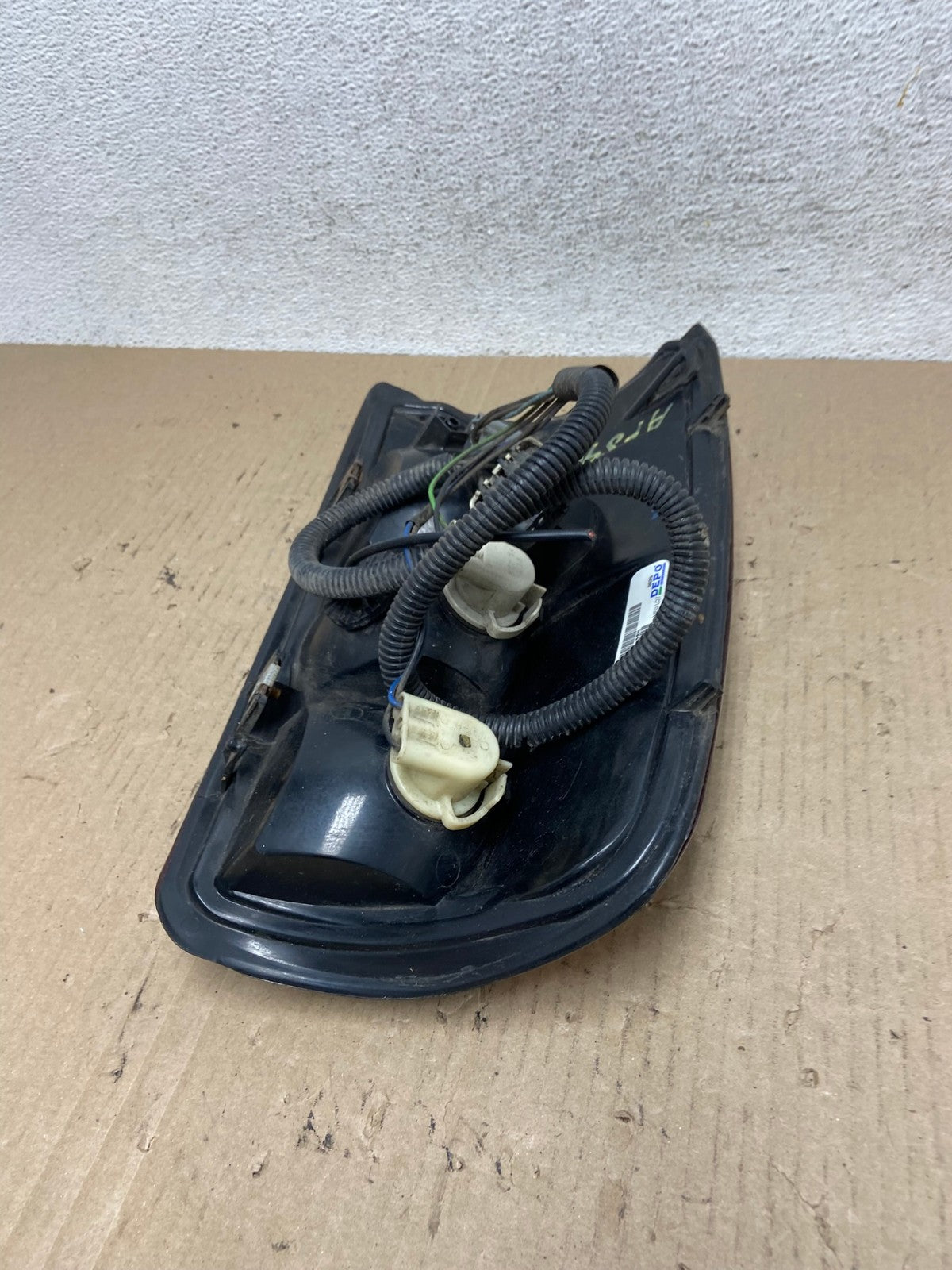 2000 - 2006 Chevrolet Suburban Tahoe Yukon Right Passenger Tail Light AF5904 LK6