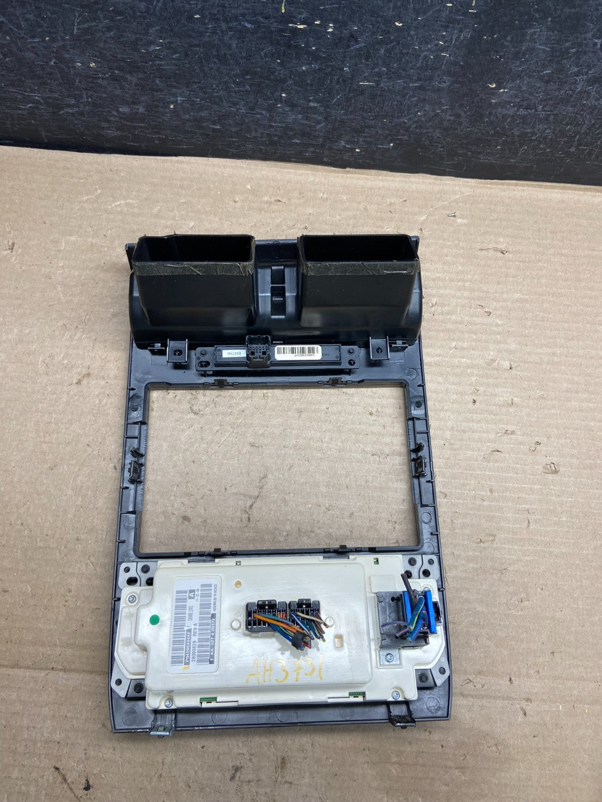 2005 2007 Chrysler 300 Magnum Heater A/C Climate Control Trim Bezel AH3731 DG5