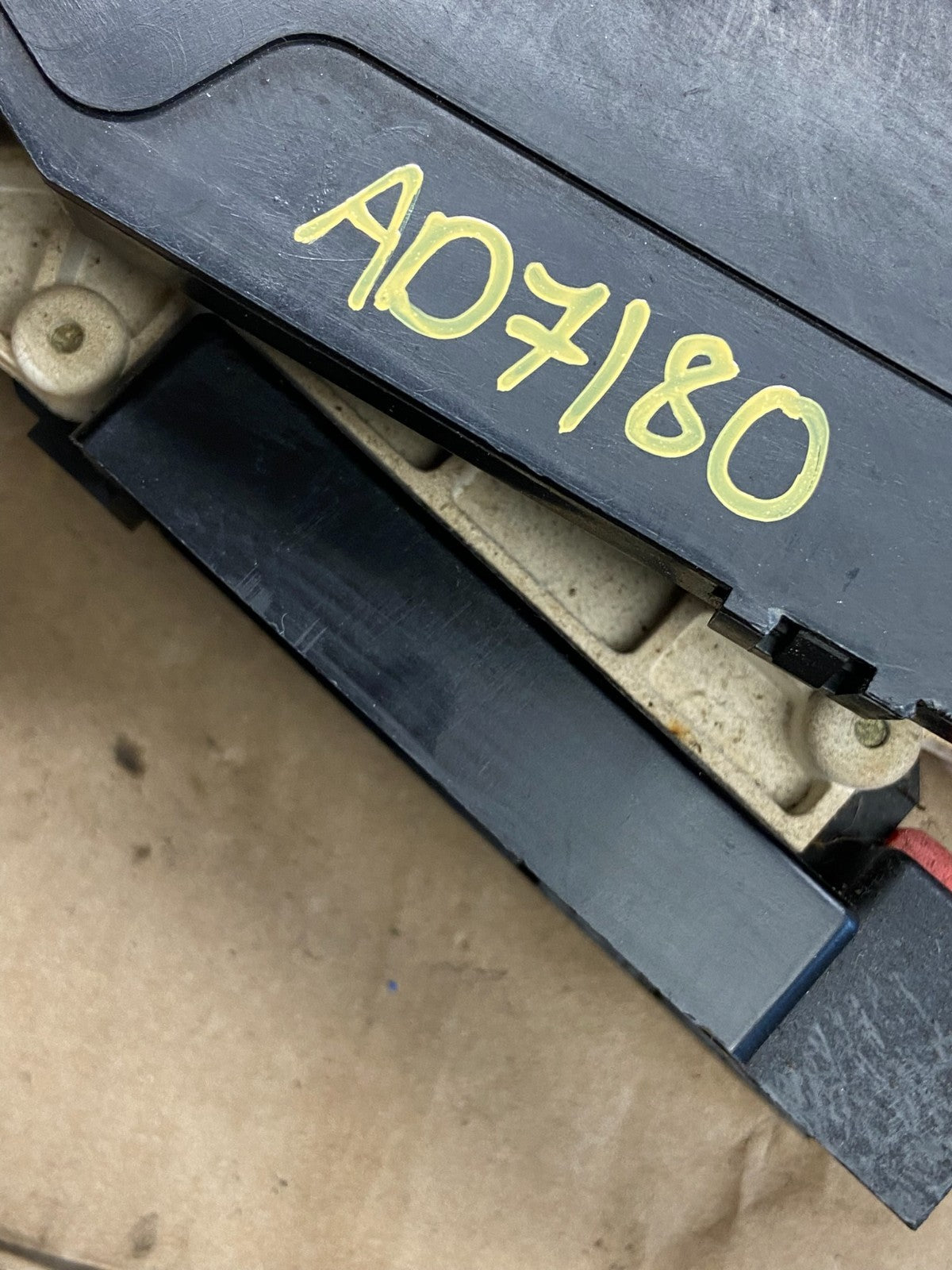 1998 to 2002 Honda Accord Radio CD Player Climate Control Switch AD7180 DG6