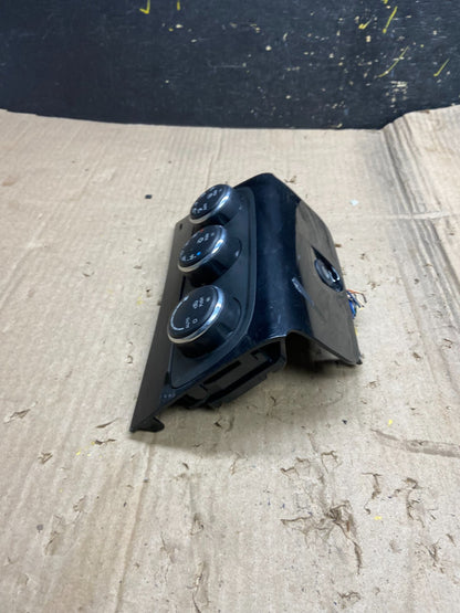 2011-2014 Chrysler 200 Heater AC Climate Switch Temperature Control X1911 DG1