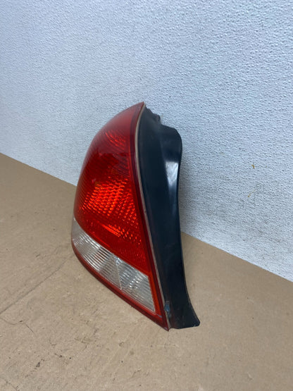 2001-2003 Sedan Hyundai Elantra Left Driver Lh Side Tail Light AE6754 DW1