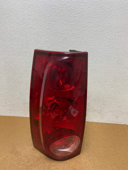 2007 to 2011 GMC Yukon Left Driver LH Side Tail Light AE0671 LK0