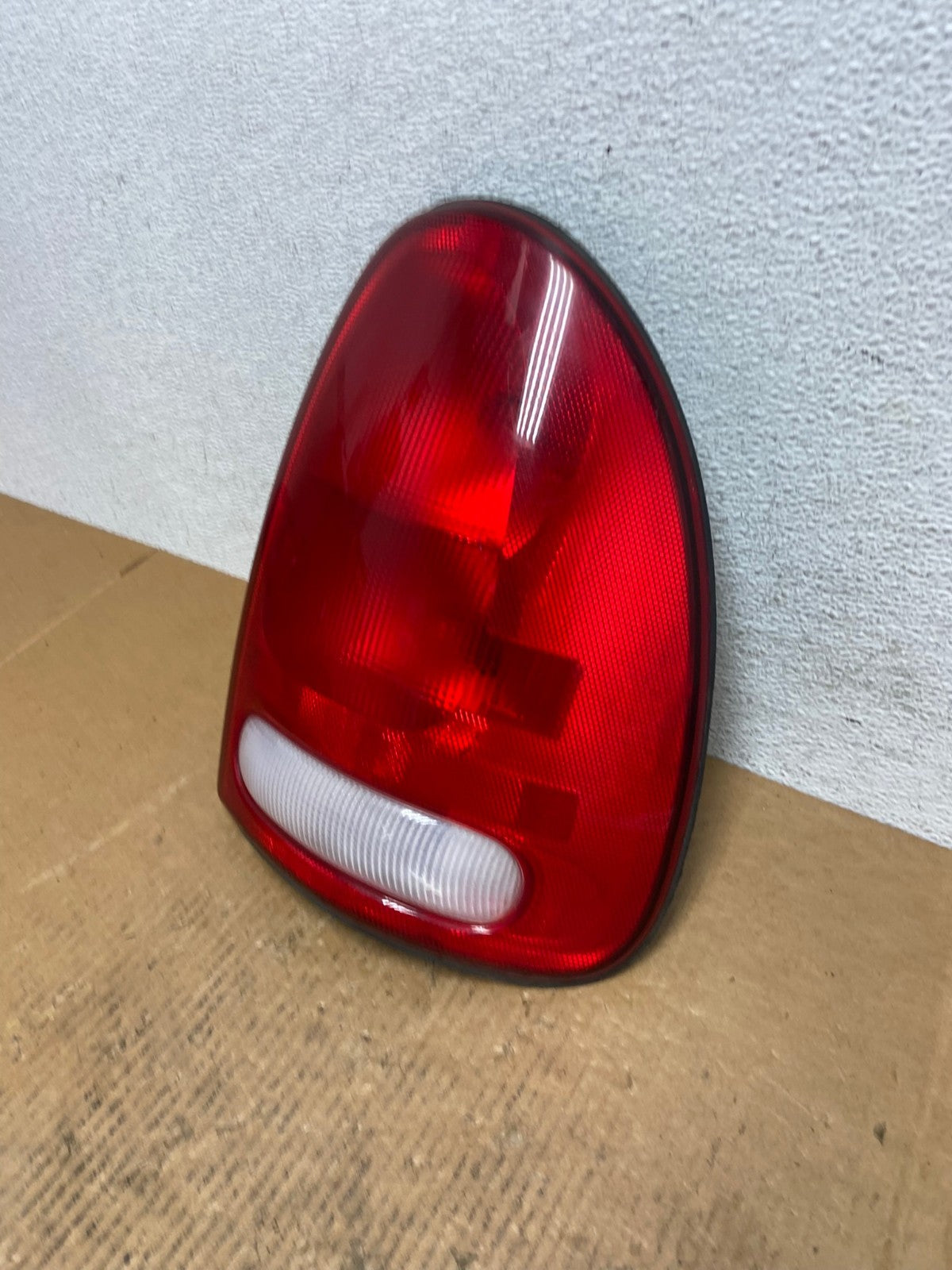 1998 to 2003 Dodge Durango Tail Light Right Passenger RH Side AE0650 LK1