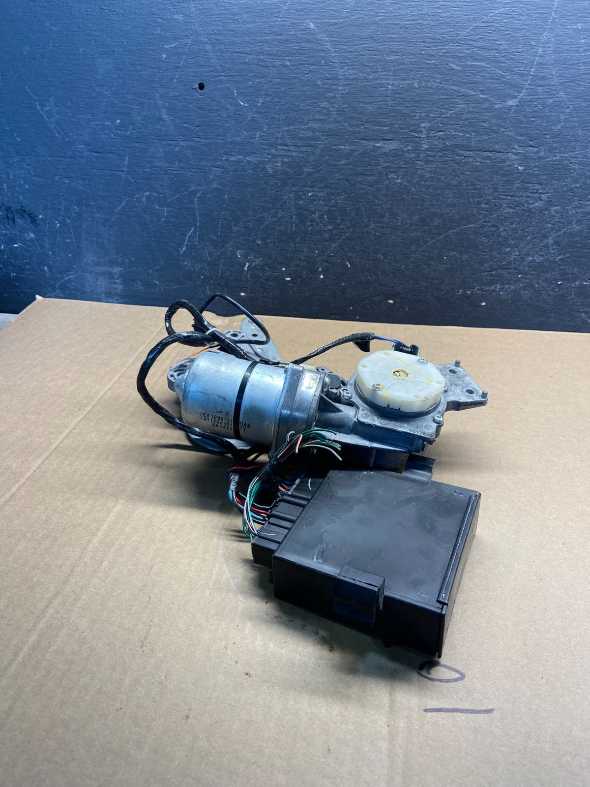 2008-2017 GMC Acadia Enclave Tailgate Back Door Rear Wiper Motor Wiper af9360 DG2