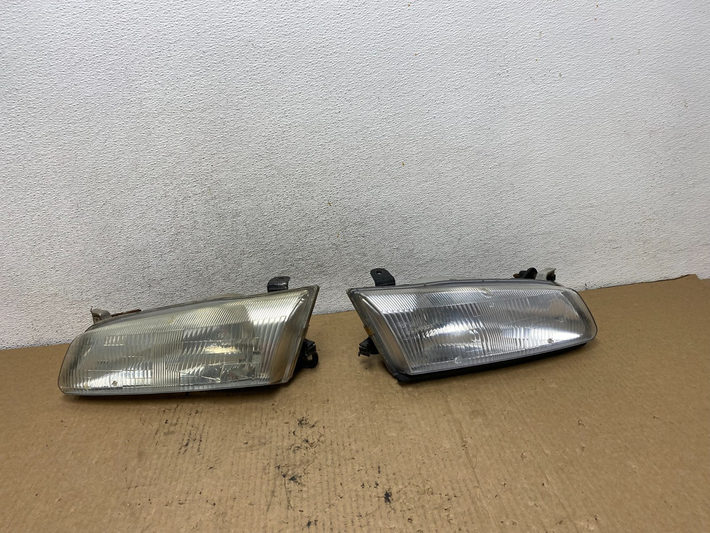 1997 1998 1999 Toyota Camry Left+Right Side Set Halogen Headlights AG2251 DW0
