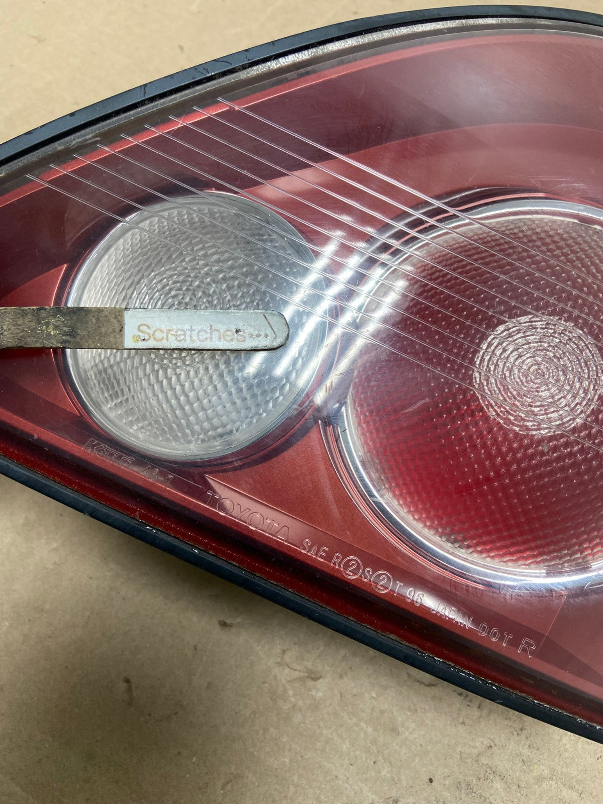 1999 - 2001 Lexus RX300 Right Passenger Side Rear Inner Tail Light AI0882 LK3