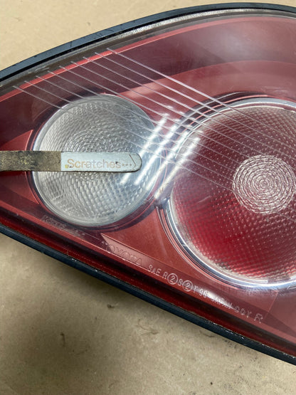 1999 - 2001 Lexus RX300 Right Passenger Side Rear Inner Tail Light AI0882 LK3