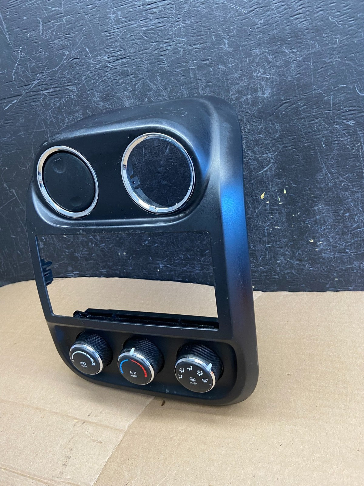 2011 to 2017 Jeep Compass Dash Climate Temperature Control Radio Bezel AF1787 DG2