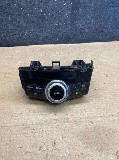 2014 Toyota Prius V Climate Heater A/C AC Control Panel AH3827 DG0