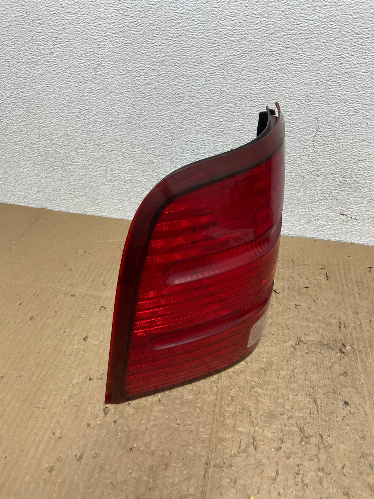 2002 to 2005 Ford Explorer Left Driver Lh Side Tail light AC0058 LK2
