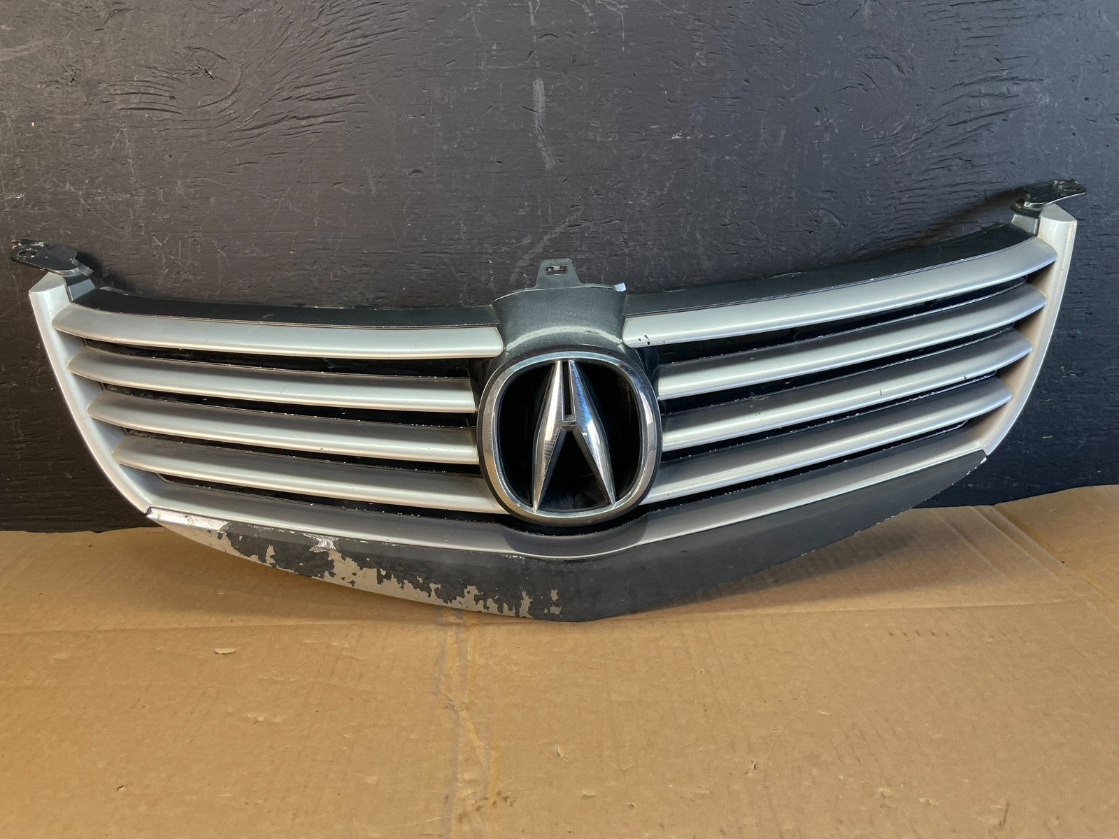 2005 to 2008 Acura RL Front Upper Grille Grill Emblem AC5429 DG0