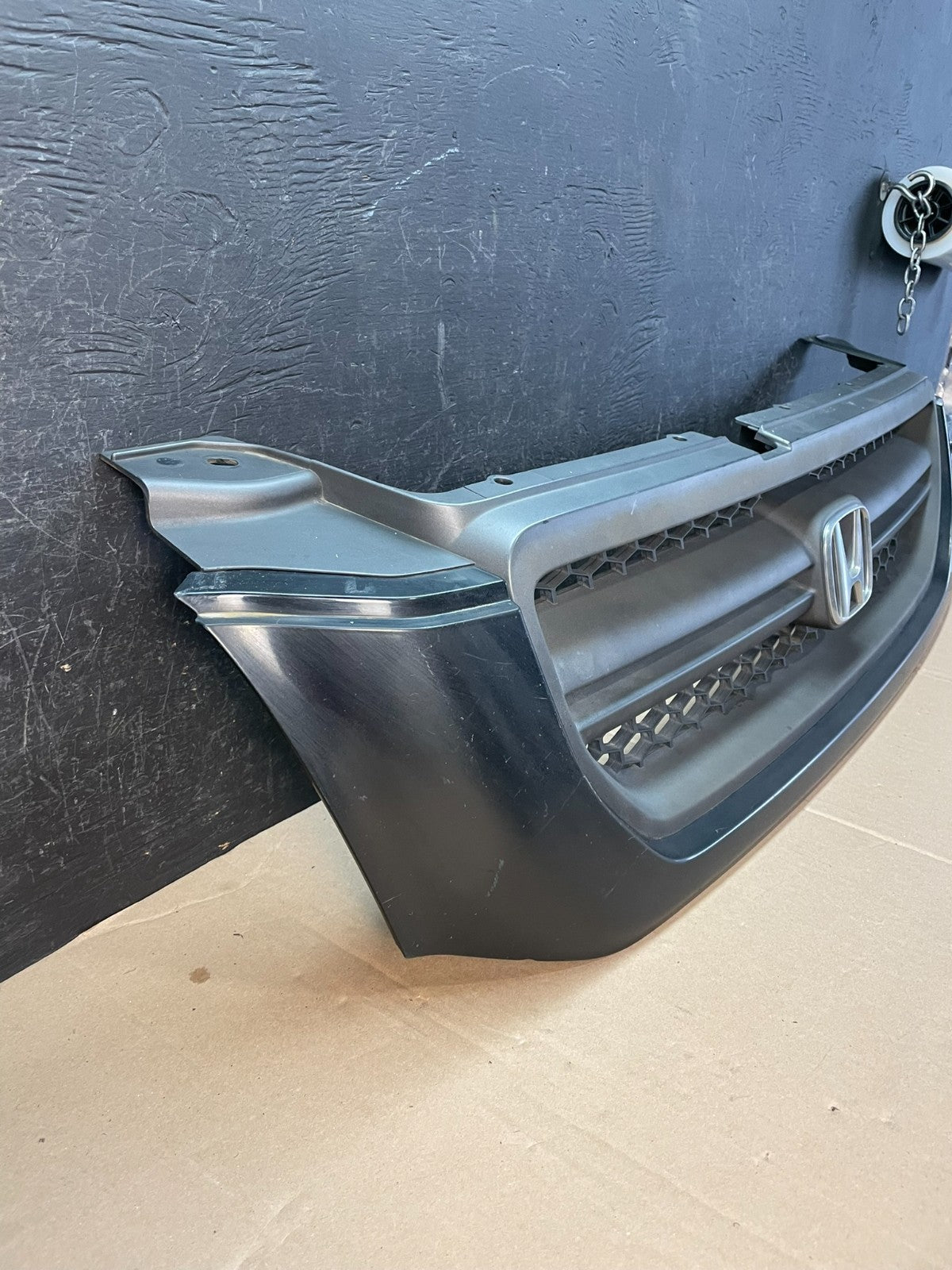 2003 2004 2005 Honda Pilot Front Upper Grill Grille AD8337 DG2