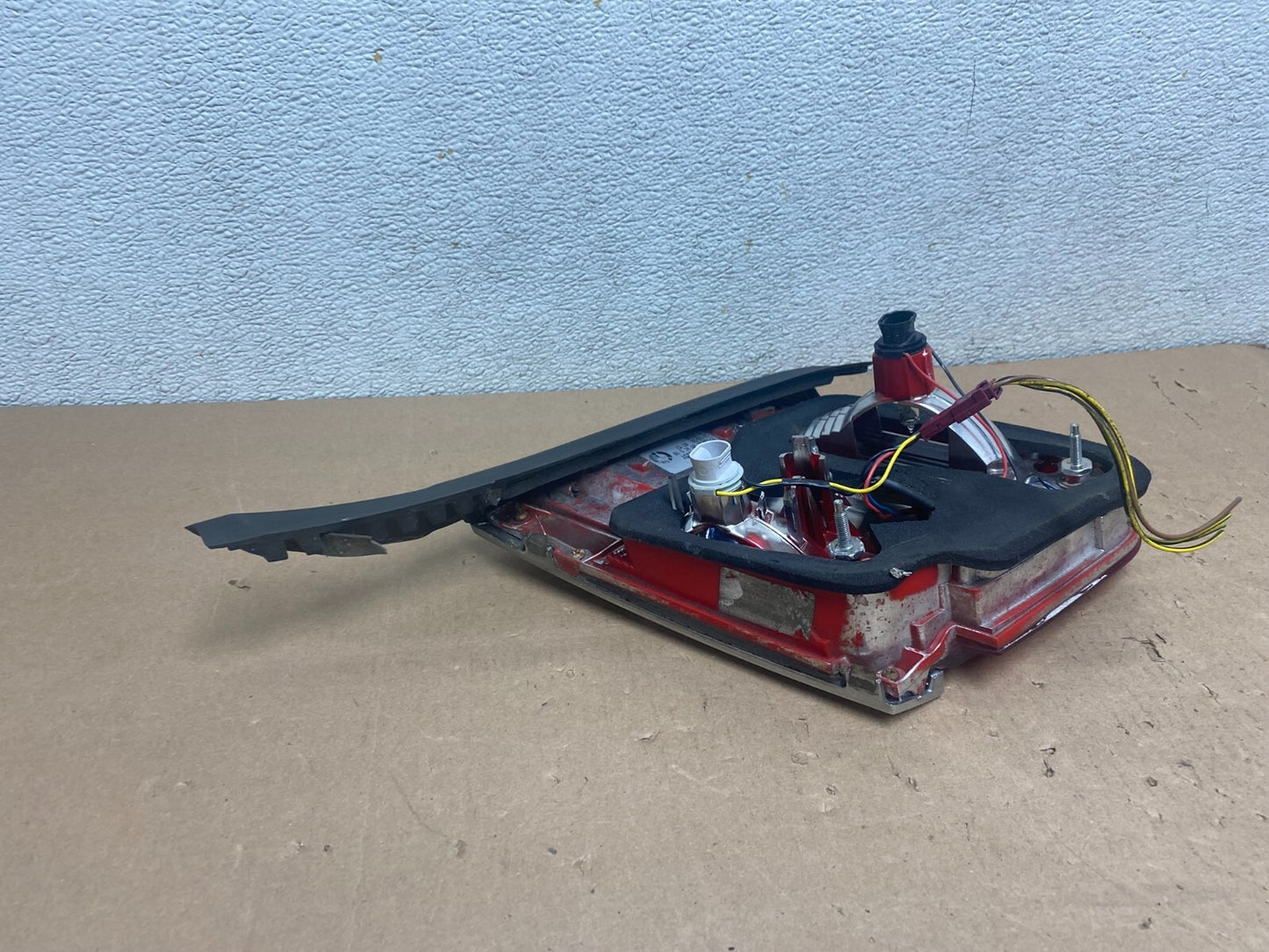 2009-2012 BMW 7-Series F01 F02 750i 750Li Left Driver Inner Tail Light M1940 DW6