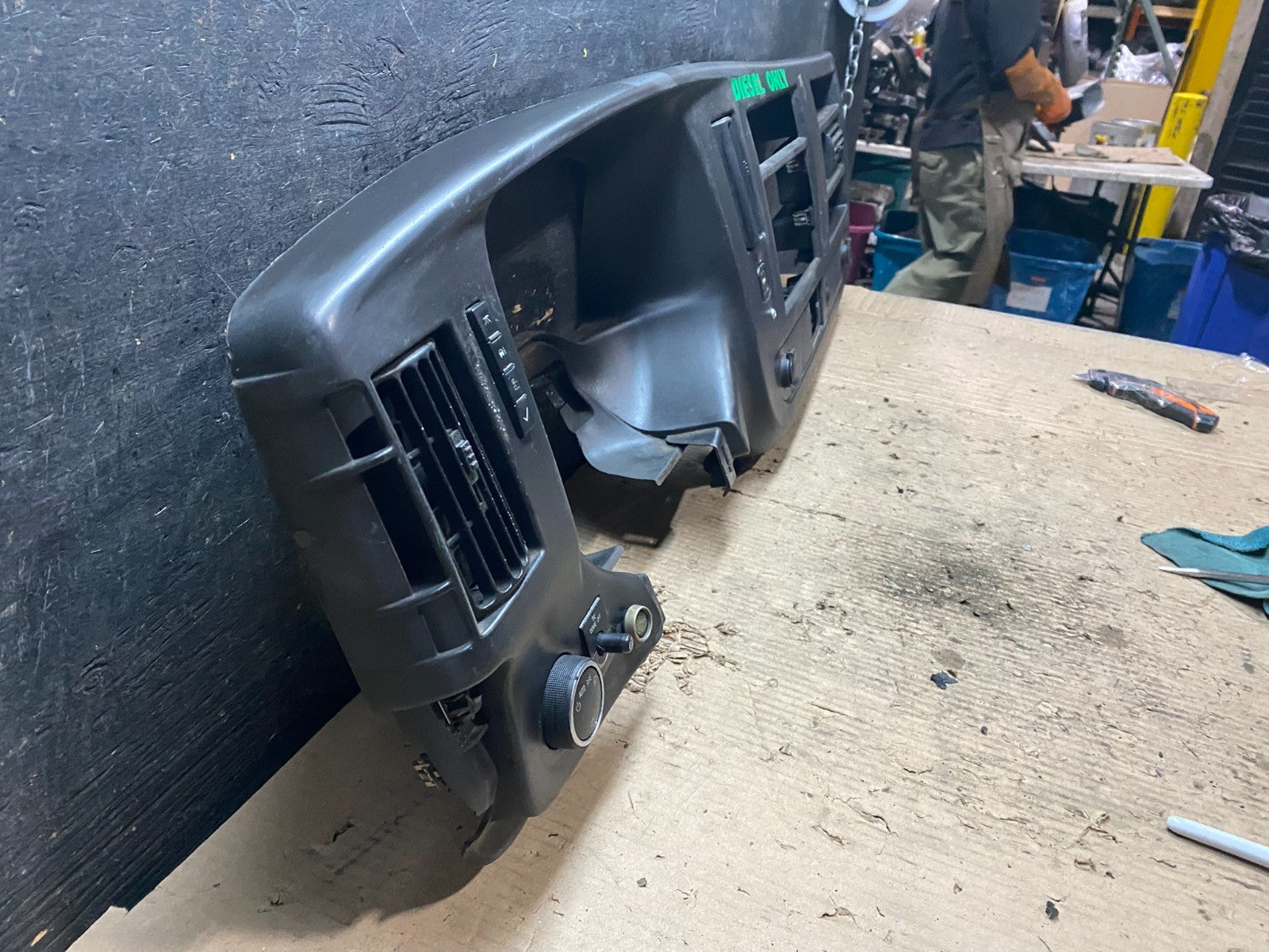 2008-2019 Chevy Express GMC Savannah Speedometer Radio Trim Bezel OEM V6855 DG2