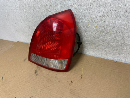 2001 2002 2003 Hyundai Elantra Right Passenger Rh Tail Light AH4497 LK2