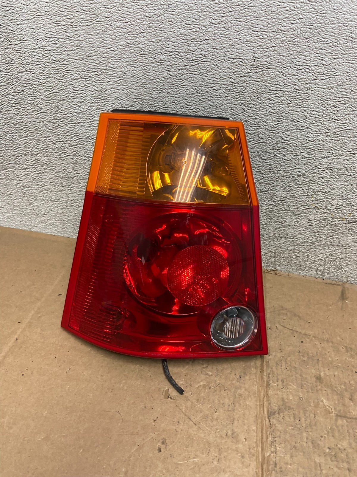 2004 2005 2006 Chrysler Pacifica Left Driver LH Tail Light Oem AA1495 PS0